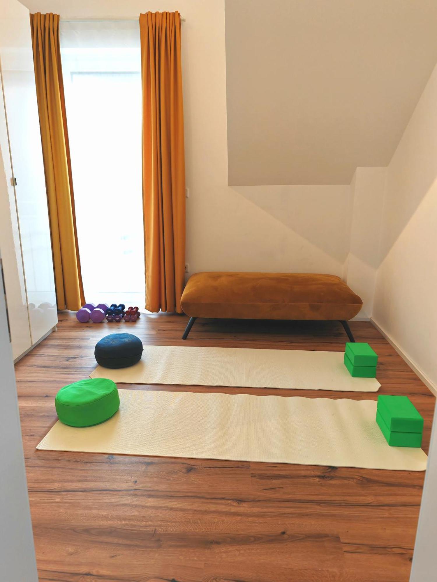 Golden Home With Barbecue, Yoga, Football Table Sinsheim Exterior photo